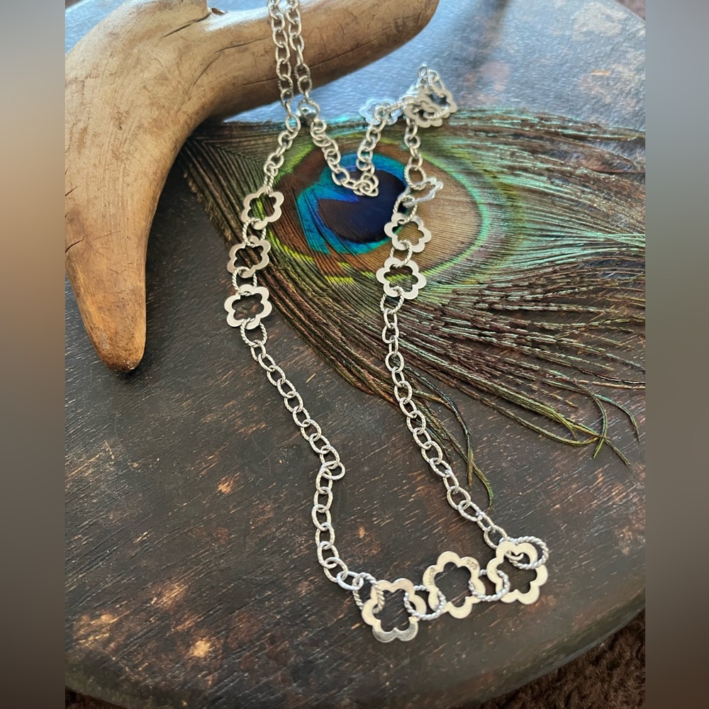 Elegant  Sterling Silver Flower textured chain Necklace 24”